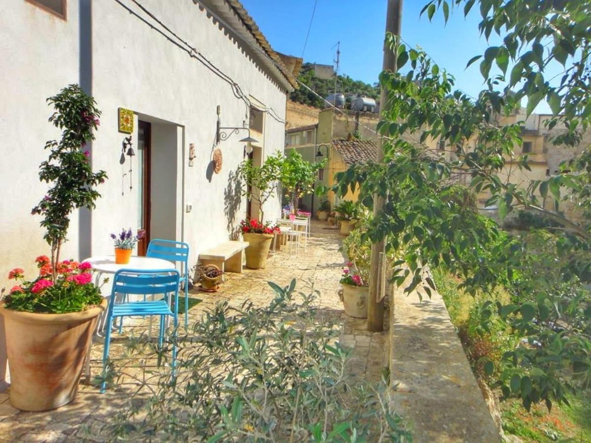 Lilibeth Houses - Charming & Lovely Views Scicli Exterior foto